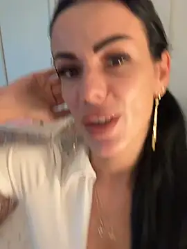 Snapshot of EmmaVayne chatting on 03/03/26, 08:37 EmmaVayne online show from 03/03/26, 08:37