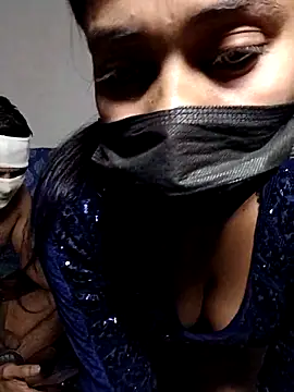 Snapshot of Heena-143 chatting on 12/16/25, 11:37 Heena-143 online show from 12/16/25, 11:37