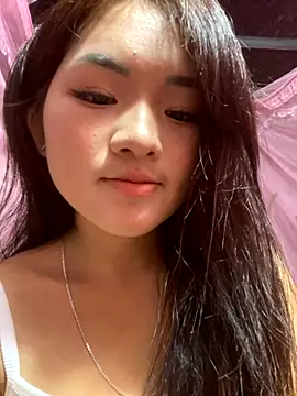 Snapshot of Su-su18 chatting on 10/31/25, 03:18 Su-su18 online show from 10/31/25, 03:18