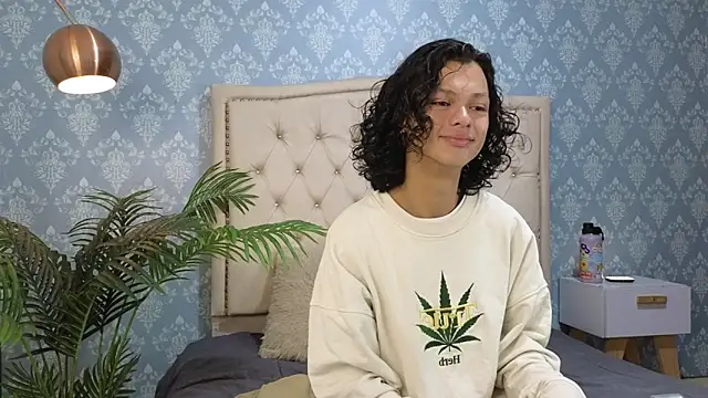 Snapshot of Indi_rave chatting on 11/16/25, 02:11 Indi rave online show from 11/16/25, 02:11