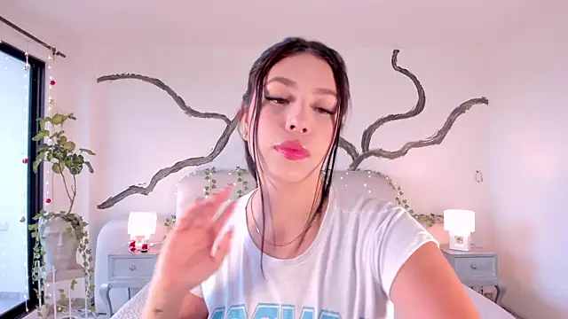 AsiaMillerr  online show from 11/28/25, 12:08