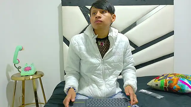 ALEXANDRO BOVER online show from 12/05/25, 08:16