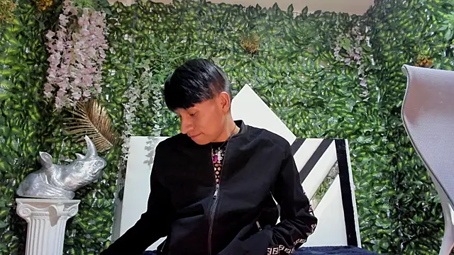 ALEXANDRO BOVER online show from 12/18/25, 09:32