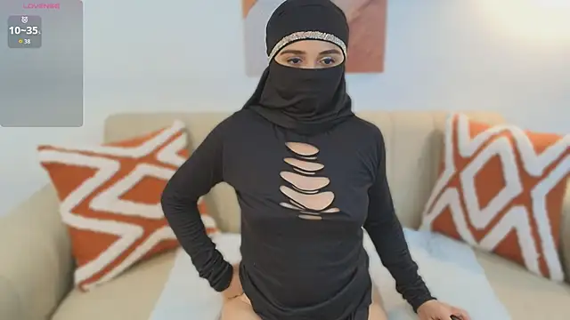 Snapshot of Lailaa_lush chatting on 11/06/25, 07:09 Lailaa lush online show from 11/06/25, 07:09