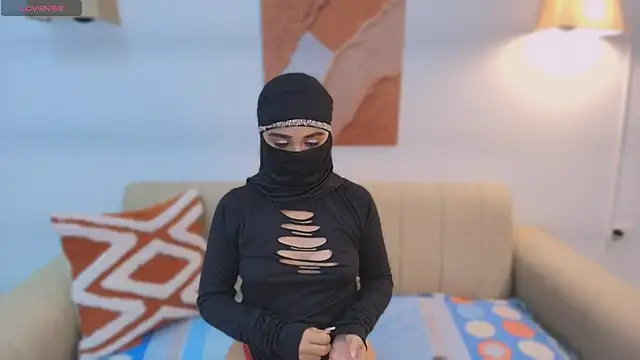 Snapshot of Lailaa_lush chatting on 11/21/25, 07:18 Lailaa lush online show from 11/21/25, 07:18