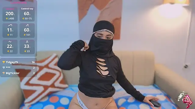 Snapshot of Lailaa_lush chatting on 11/22/25, 07:18 Lailaa lush online show from 11/22/25, 07:18