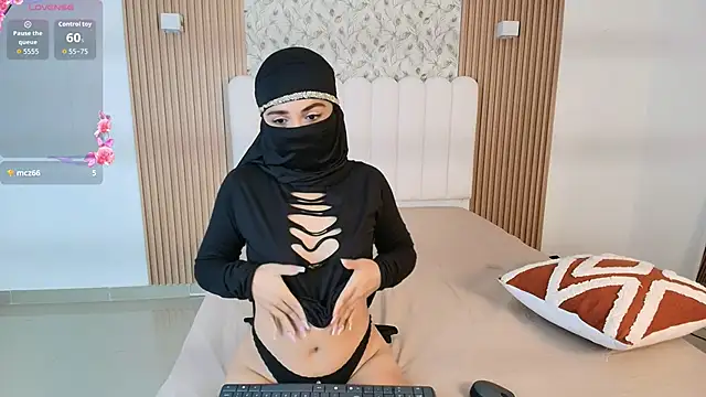 Snapshot of Lailaa_lush chatting on 11/24/25, 09:36 Lailaa lush online show from 11/24/25, 09:36