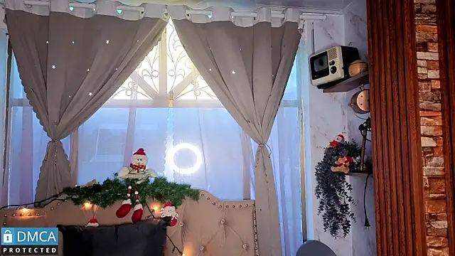 eva delight  online show from 12/18/25, 11:05