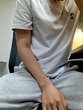 yuta 00 online show from 05/04/26, 04:36
