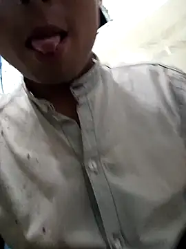 Snapshot of robinhd1234 chatting on 12/22/25, 12:29 robinhd1234 online show from 12/22/25, 12:29