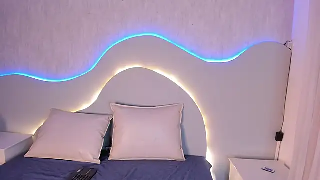 Snapshot of EmiliClarke chatting on 01/17/26, 04:43 EmiliClarke online show from 01/17/26, 04:43