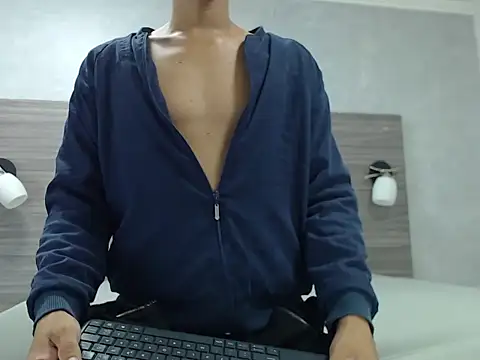 wiltom  online show from 11/11/25, 03:50