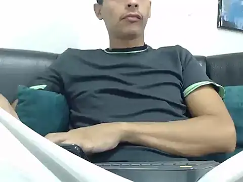 wiltom  online show from 11/23/25, 03:39