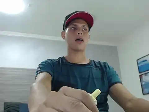 wiltom  online show from 12/14/25, 06:23