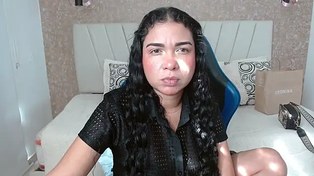 Snapshot of AliceSmity_ chatting on 01/06/26, 02:10 AliceSmity online show from 01/06/26, 02:10