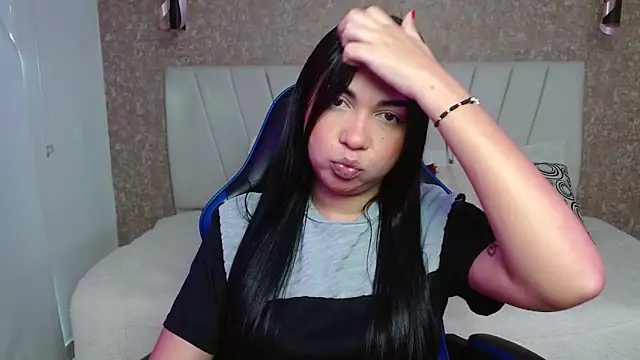 Snapshot of AliceSmity_ chatting on 01/16/26, 12:20 AliceSmity online show from 01/16/26, 12:20