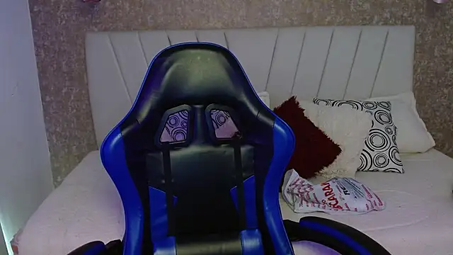 Snapshot of AliceSmity_ chatting on 01/18/26, 12:09 AliceSmity online show from 01/18/26, 12:09