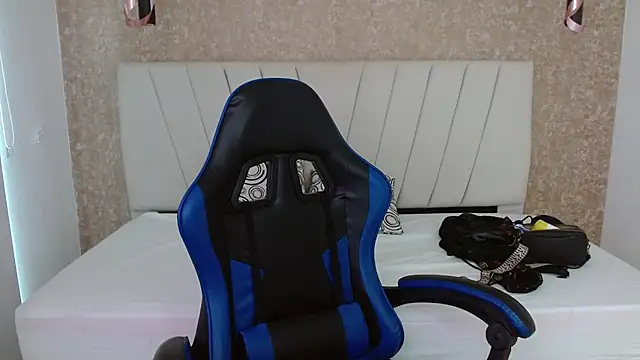 Snapshot of AliceSmity_ chatting on 02/03/26, 12:21 AliceSmity online show from 02/03/26, 12:21