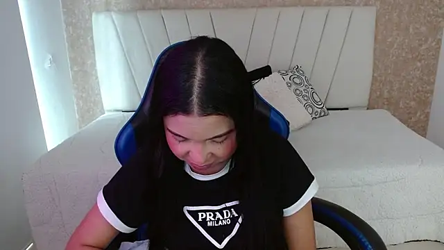 Snapshot of AliceSmity_ chatting on 02/08/26, 12:08 AliceSmity online show from 02/08/26, 12:08