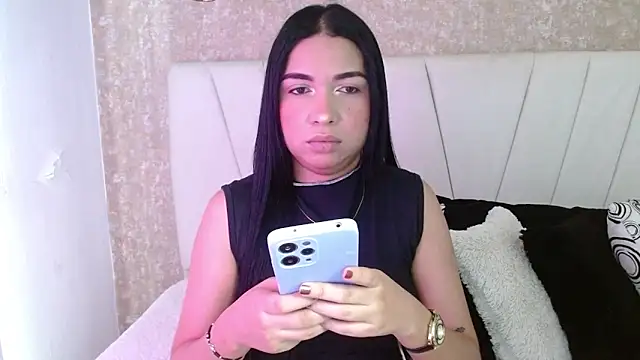 Snapshot of AliceSmity_ chatting on 02/17/26, 12:01 AliceSmity online show from 02/17/26, 12:01