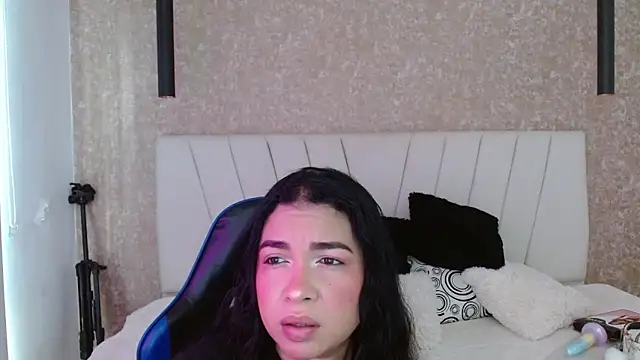 Snapshot of AliceSmity_ chatting on 02/21/26, 11:55 AliceSmity online show from 02/21/26, 11:55