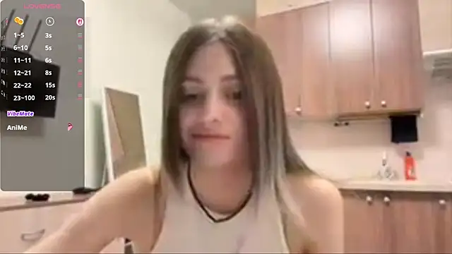 AidaGloshen online show from 11/18/25, 04:11