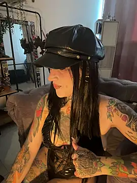 Snapshot of NinaHex chatting on 11/12/25, 01:44 NinaHex online show from 11/12/25, 01:44