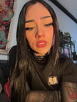 Snapshot of NinaHex chatting on 11/21/25, 01:43 NinaHex online show from 11/21/25, 01:43