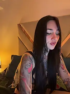 Snapshot of NinaHex chatting on 01/19/26, 02:21 NinaHex online show from 01/19/26, 02:21