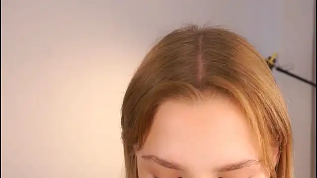 Snapshot of Helenspenss_ chatting on 11/02/25, 10:12 Helenspenss online show from 11/02/25, 10:12