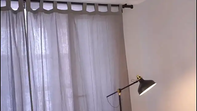 Snapshot of Helenspenss_ chatting on 11/06/25, 08:48 Helenspenss online show from 11/06/25, 08:48