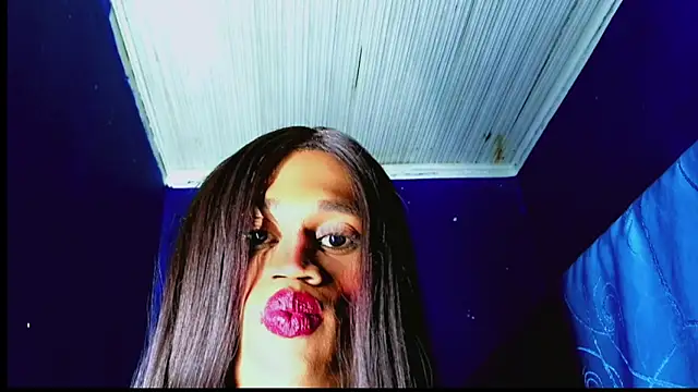 Kloe cardashan online show from 10/29/25, 03:09