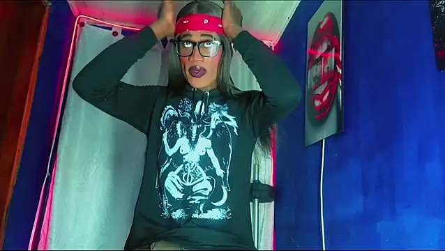 Kloe cardashan online show from 12/18/25, 09:54