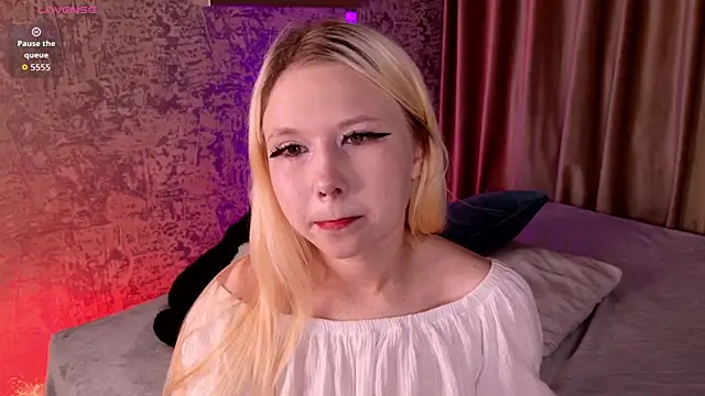 VivieSunn online show from 06/19/26, 02:54