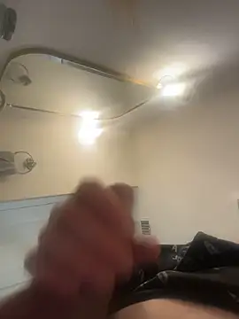 Snapshot of slimshadypt2 chatting on 12/15/25, 06:28 slimshadypt2 online show from 12/15/25, 06:28