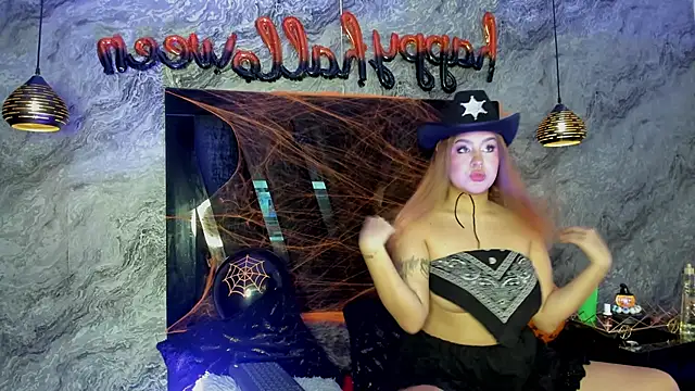 VelvetKiss  online show from 10/31/25, 04:52