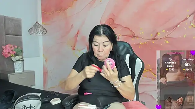 Snapshot of laliItaclark chatting on 04/16/26, 12:06 laliItaclark online show from 04/16/26, 12:06