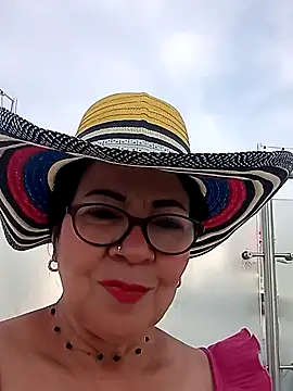 Snapshot of laliItaclark chatting on 04/30/26, 11:49 laliItaclark online show from 04/30/26, 11:49