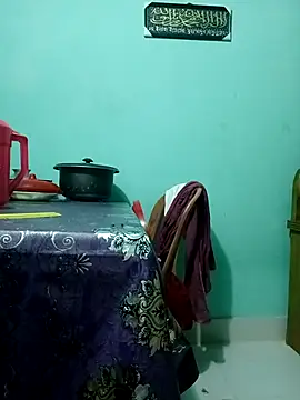 Snapshot of Chadni19 chatting on 11/28/25, 03:58 Chadni19 online show from 11/28/25, 03:58