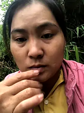 Snapshot of bong-ngo chatting on 11/03/25, 01:29 bong-ngo online show from 11/03/25, 01:29