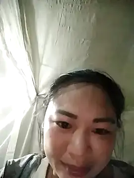 yeu-yeu online show from 10/27/25, 01:37