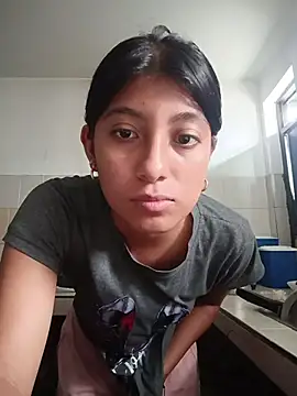 Snapshot of YeseniaRodriguez3 chatting on 03/05/26, 06:04 YeseniaRodriguez3 online show from 03/05/26, 06:04