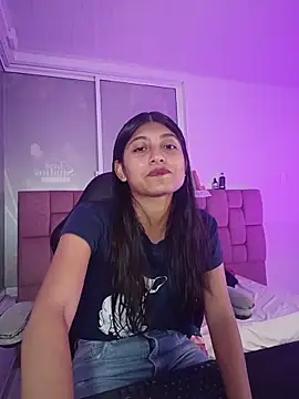 YeseniaRodriguez3 online show from 05/08/26, 12:32
