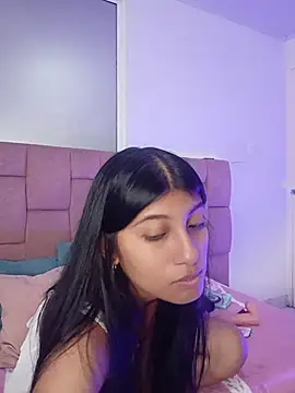 Snapshot of YeseniaRodriguez3 chatting on 06/27/26, 12:44 YeseniaRodriguez3 online show from 06/27/26, 12:44