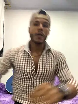 Snapshot of Grey325 chatting on 10/30/25, 04:58 Grey325 online show from 10/30/25, 04:58