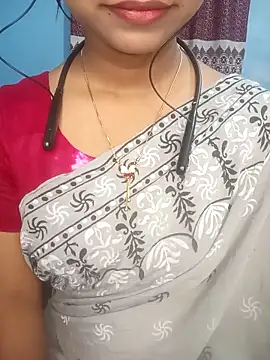 Snapshot of cute_mahi07 chatting on 12/13/25, 07:53 cute mahi07 online show from 12/13/25, 07:53