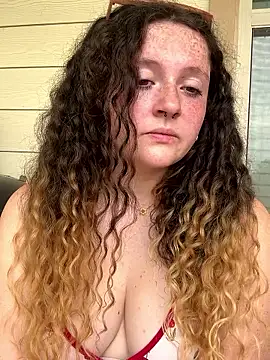 Snapshot of sugasunny04 chatting on 02/19/26, 08:27 sugasunny04 online show from 02/19/26, 08:27