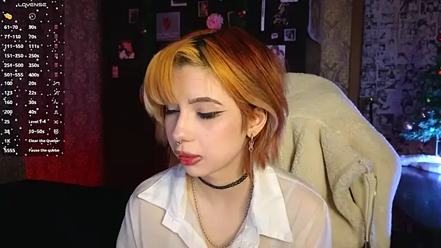 Snapshot of MissMorganMoon chatting on 12/17/25, 11:11 MissMorganMoon online show from 12/17/25, 11:11