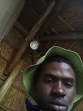 younggblackkCOCK19 online show from 12/04/25, 10:24