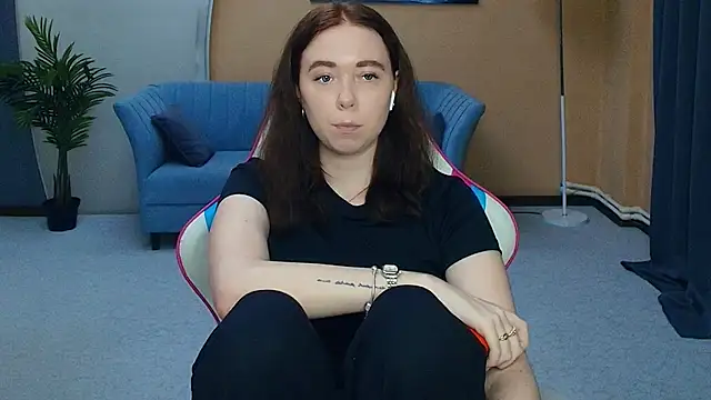 AddieOsler online show from 05/13/26, 07:55